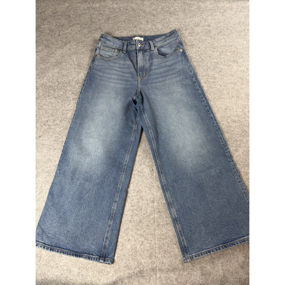 H&M Womens Wide Leg Cropped Jeans Size 6 Light Blue High Rise Distressed Denim